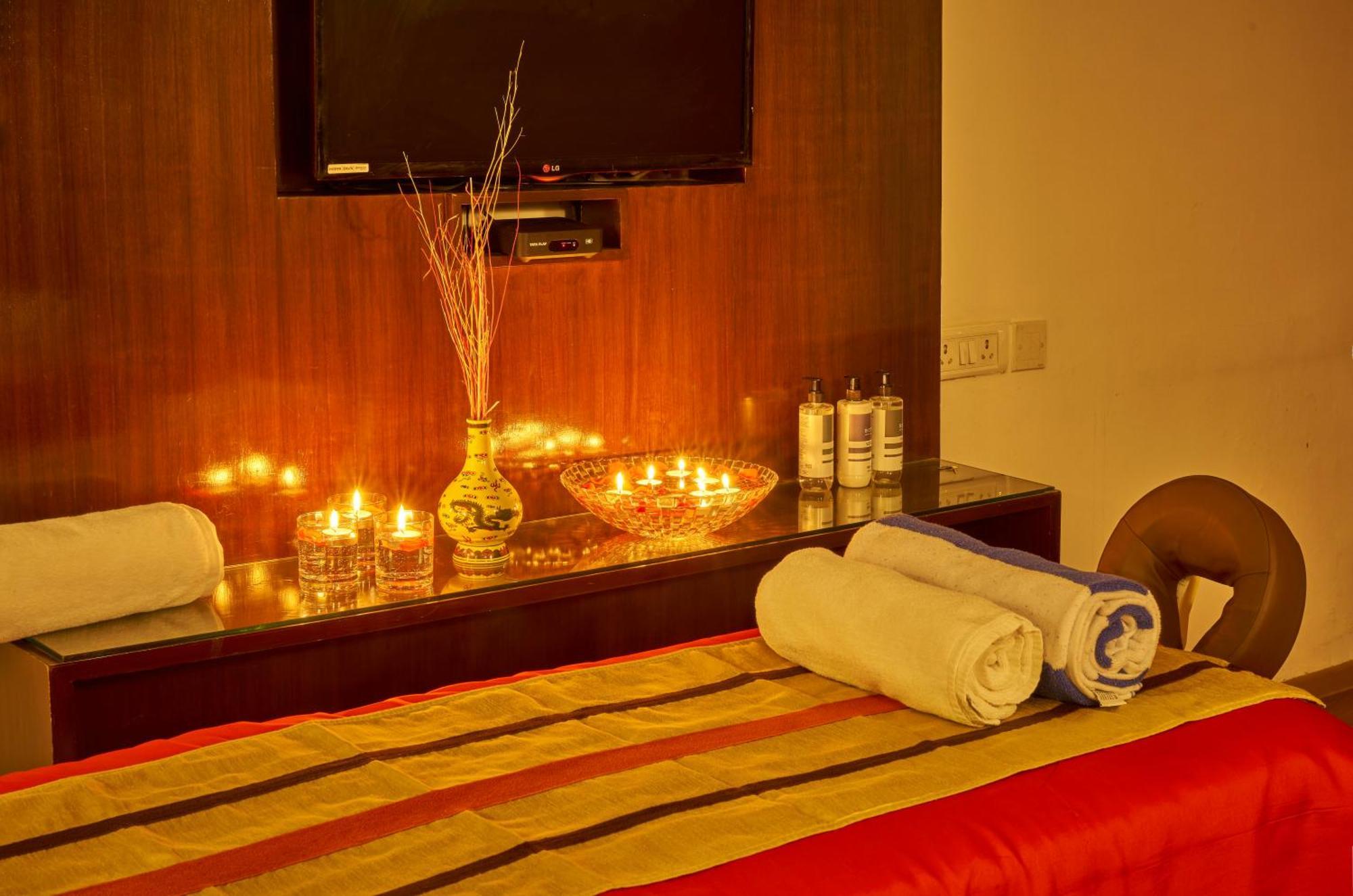 Hotel Hindusthan International, Bhubaneswar Buitenkant foto