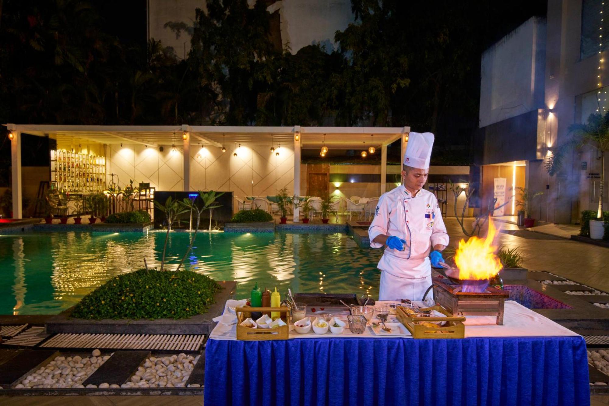 Hotel Hindusthan International, Bhubaneswar Buitenkant foto