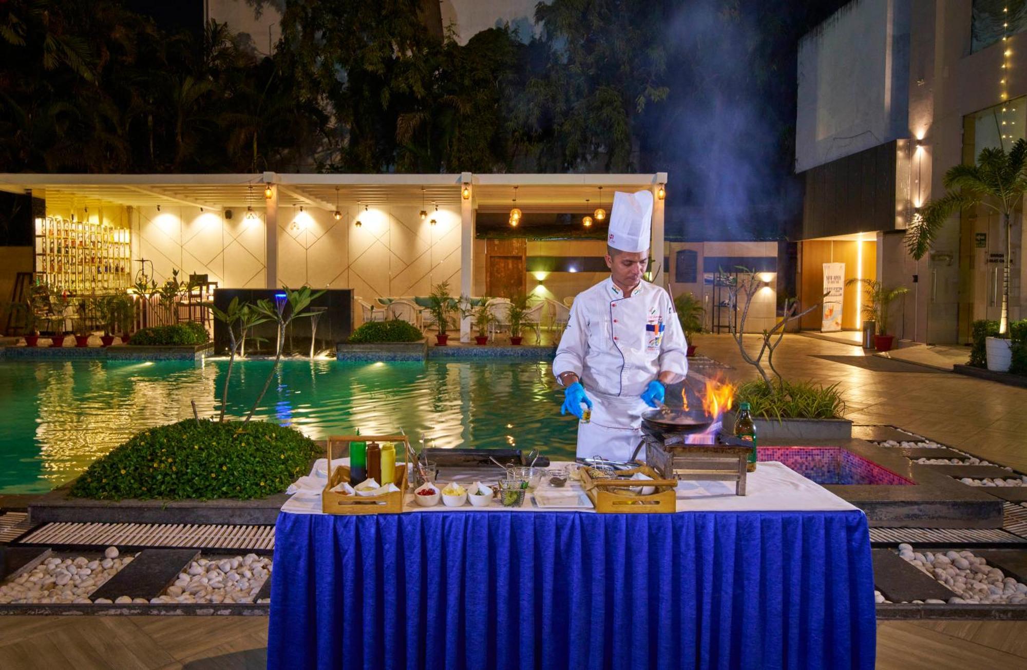 Hotel Hindusthan International, Bhubaneswar Buitenkant foto