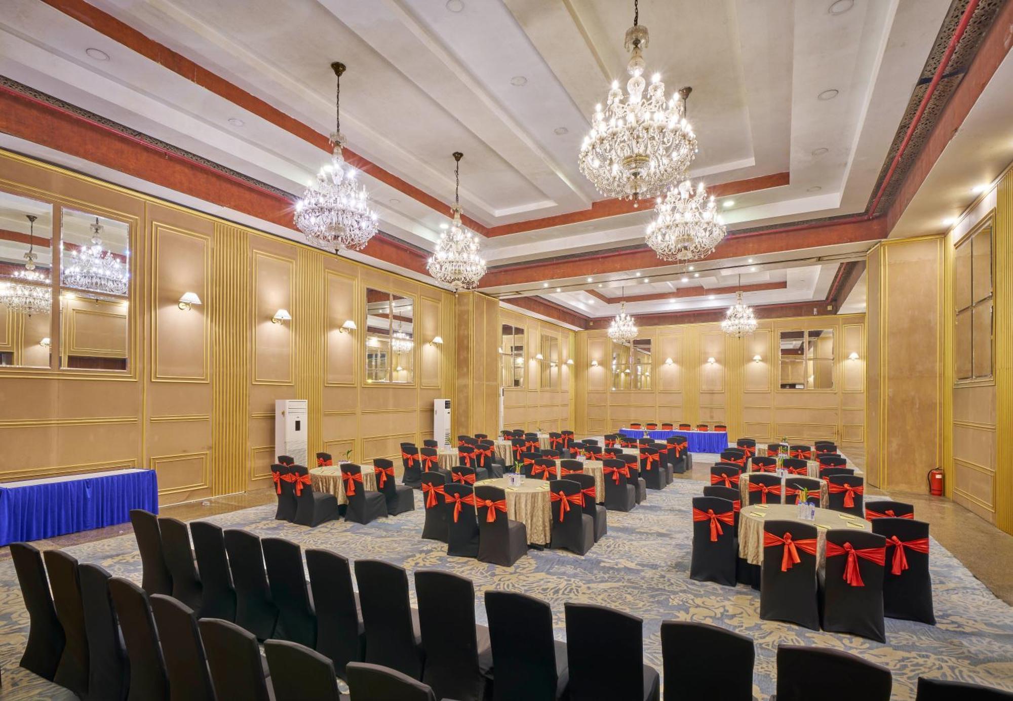 Hotel Hindusthan International, Bhubaneswar Buitenkant foto
