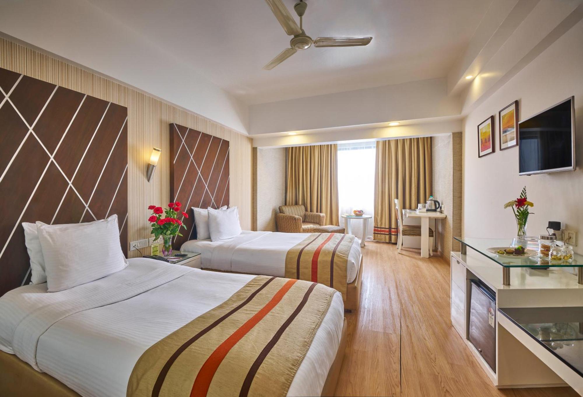 Hotel Hindusthan International, Bhubaneswar Buitenkant foto