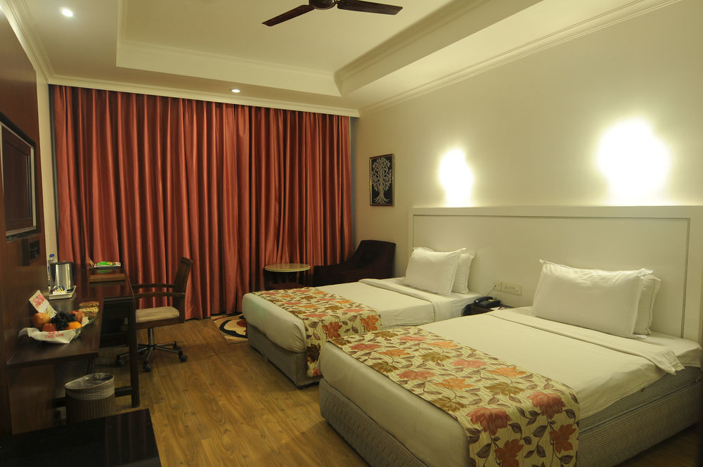 Hotel Hindusthan International, Bhubaneswar Buitenkant foto