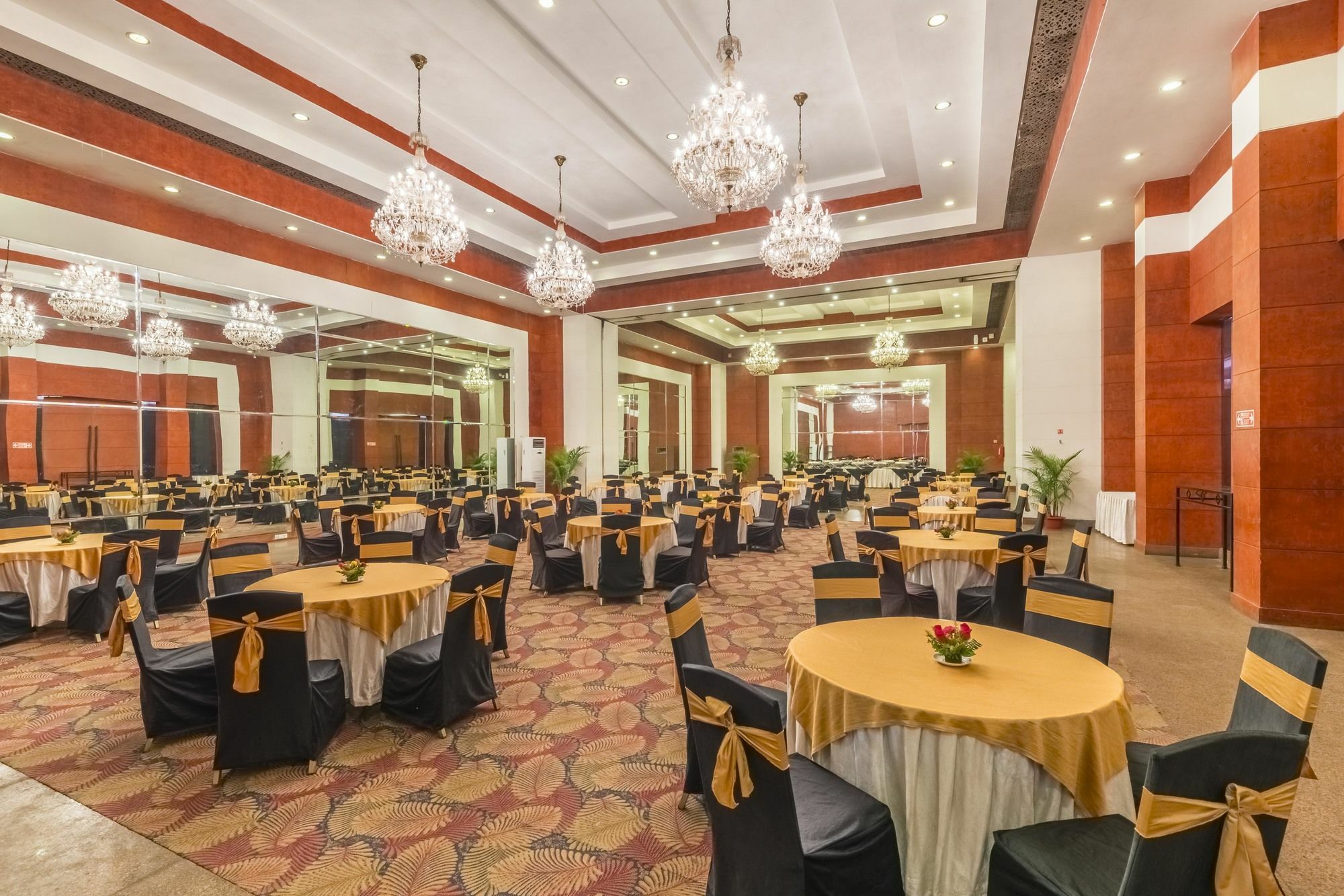 Hotel Hindusthan International, Bhubaneswar Buitenkant foto